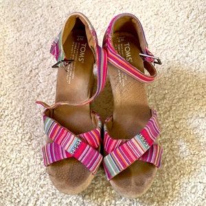 Toms wedges